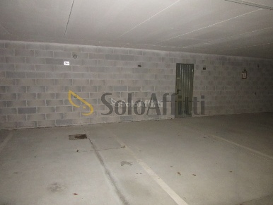 Foto Posti auto in via potente 12, Sesto Fiorentino Sesto Città di 12 m²