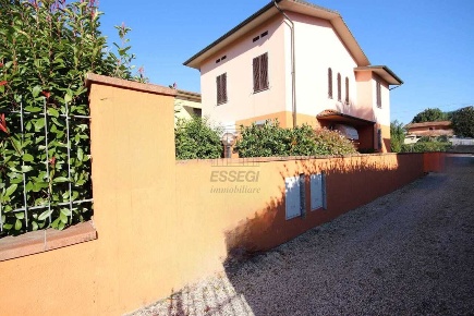 Foto Villa unifamiliare in Via della Santissima Annunziata 859, Lucca