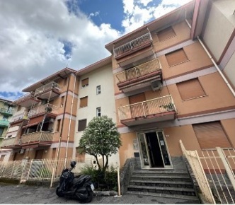 Foto Appartamento in Via della Pineta 1a, Rapallo di 44 m² con 3 locali