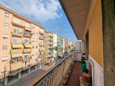 Foto Appartamento in Via Colonnello Aprosio 82, Vallecrosia Centro di 63 m²