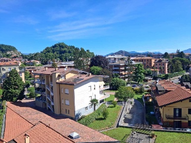 Foto Appartamento in Via Vittorio Veneto 1, Arona Centro di 70 m²