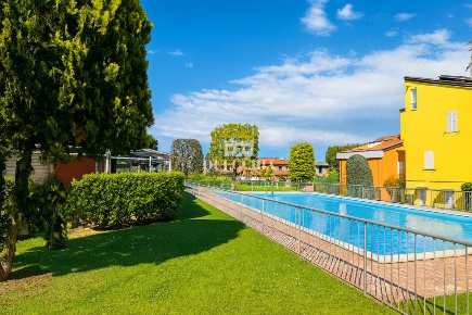 Foto Appartamento in via Lamarmora, Sirmione di 50 m² con 2 locali