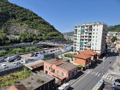 Foto Appartamento in Via Luigi Gherzi, Genova Molassana di 95 m² in vendita