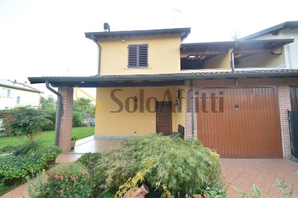 Foto Villa a schiera in Via G. Ambrosoli 12, Vernate Pasturago di 144 m²