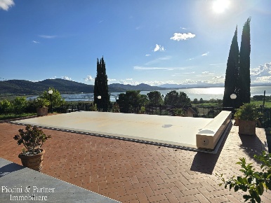 Foto Villa unifamiliare in Via dei Romani, Magione Le Piagge di 170 m²