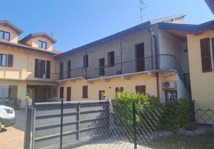 Foto Appartamento in Via Alessandro Manzoni, Carnago Rovate di 146 m²