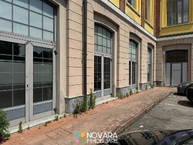 Foto Negozio a Novara di 225 m² con 3 locali in affitto
