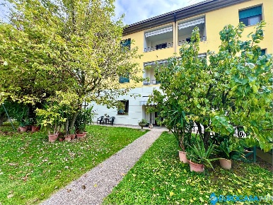 Foto Case semi ndipendenti in via del Pireo  1, Carpi di 143 m² in vendita