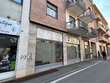 Foto Box in Via Virginio 26, Pinerolo Centro di 14 m² con 1 locali