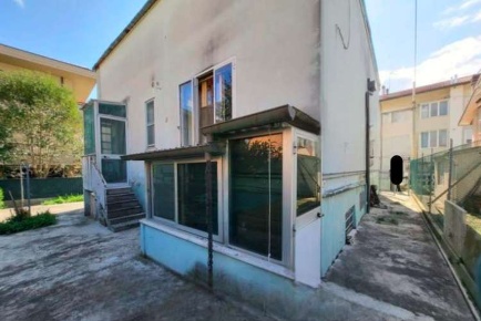 Foto Appartamento in Via G. Cardano, Cattolica di 112 m² con 7 locali