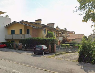 Foto Appartamento in Via Trento, Piovene Rocchette di 131 m² con 6 locali