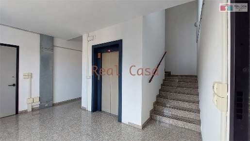 Foto Ufficio in Via Emilia Est, Modena Modena Est di 700 m² con 10 locali