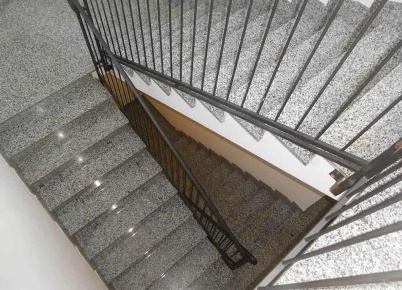 Foto Ufficio in Via Emilia Est, Modena Modena Est di 140 m² con 1 locali