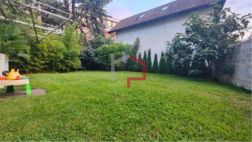 Foto Appartamento in Via Piave, Merano Centro di 230 m² con 7 locali