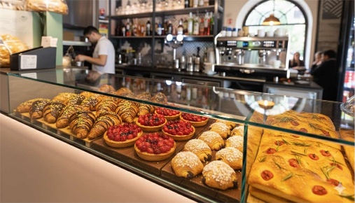 Foto Negozio a Villa Guardia di 45 m² con 2 locali in vendita