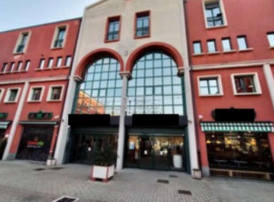 Foto Negozio in Via Conte Rossi di Montelera, Chieri Semicentro di 30 m²