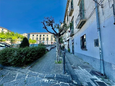 Foto Negozio in corso Umberto 31, Cava de' Tirreni Centro di 45 m²