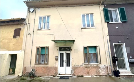 Foto Appartamento in Piazza Garibaldi, Roverbella Centro di 172 m²