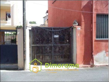 Foto Appartamento in Via Manzoni 6, Assemini Centro di 121 m² con 6 locali