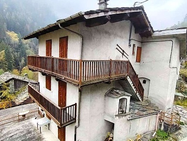 Foto Casa indipendente in Frazione Salleret, Champorcher di 400 m²