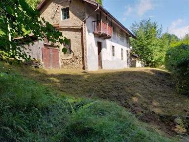 Foto Baita in Via Valle Strona, Quarna Sopra di 50 m² con 4 locali