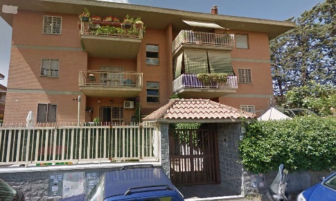 Foto Appartamento in Via Cerisano 36, Roma Anagnina di 131 m² con 6 locali