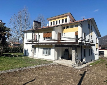 Foto Appartamento in via trieste 2, Cuvio Centro di 110 m² con 3 locali