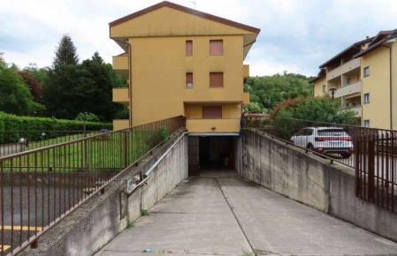 Foto Magazzino in Via C. A. dalla Chiesa, Oggiono Centro di 280 m²