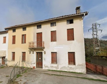 Foto Appartamento in Via Agordo, Belluno Centro di 65 m² con 4 locali