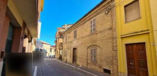 Foto Appartamento in Via Patriotti, Monte Urano Centro di 582 m² in vendita