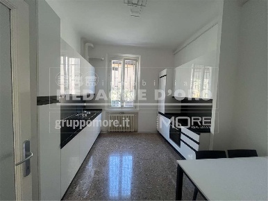 Foto Appartamento in Via Paolo Ferrari  111, Modena Crocetta di 105 m²