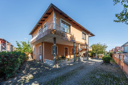 Foto Villa singola in Via Santi e Damiano, Borgaro Torinese Centro