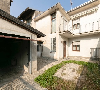Foto Case semi ndipendenti in Via Vittorio Veneto, Olgiate Olona di 115 m²