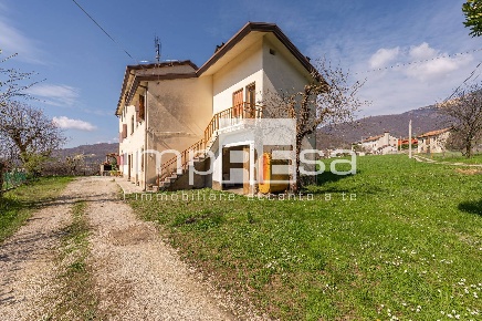 Foto Rustico in Via Tonus, Fregona di 150 m² con 7 locali in vendita