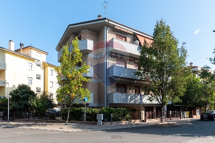 Foto Appartamento in Via Bari, Senigallia Borgo Molino, Portone di 100 m²