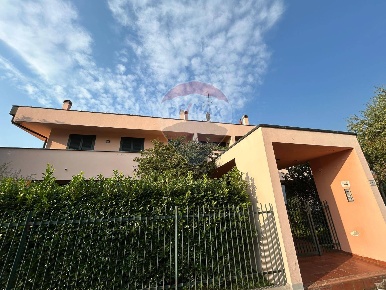 Foto Appartamento in via  privata benedetto croce, Pogliano Milanese