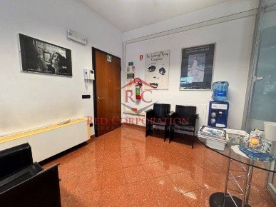 Foto Ufficio in Via Giuseppe Galliano, Reggio nell'Emilia di 120 m²