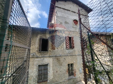 Foto Rustico in via rusca, Villa Guardia di 350 m² con 7 locali in vendita