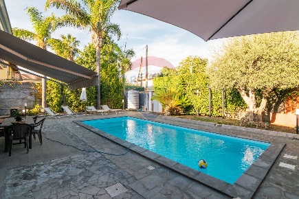 Foto Villa singola in Via Bari, San Giovanni la Punta Centro di 140 m²