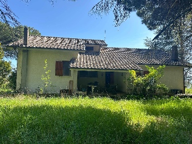 Foto Villa unifamiliare in Via Castagneto Grande, Greccio di 270 m²