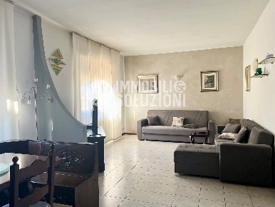 Foto Appartamento in Via G. Garibaldi, Pradalunga di 110 m² con 3 locali
