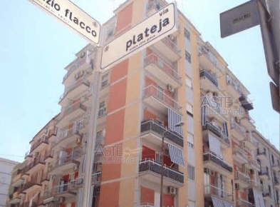 Foto Appartamento in Via Orazio Flacco 23, Taranto di 109 m² con 5 locali