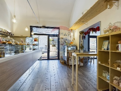 Foto Locale commerciale in via fasolo, Pavia Crosione di 120 m² in affitto