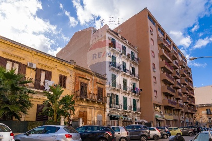 Foto Appartamento in Via Ragusa Moleti, Palermo di 89 m² con 3 locali