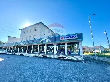Foto Negozio in Via Padana Superiore, Mazzano Molinetto di 500 m²