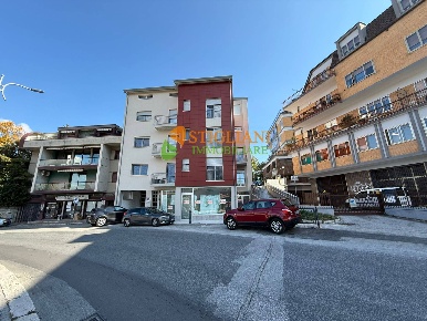 Foto Locale commerciale in Via Duca D'Aosta, Campobasso Semicentro di 80 m²