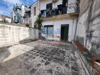 Foto Appartamento in Via Regina Margherita, Gaggi di 101 m² con 5 locali