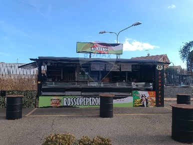 Foto Attività commerciale in via san giuseppe, Mascali Centro di 10 m²