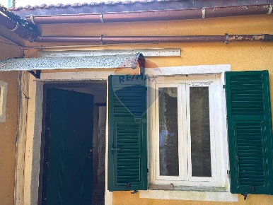 Foto Appartamento in Via G. Cevasco, Bargagli di 85 m² con 5 locali