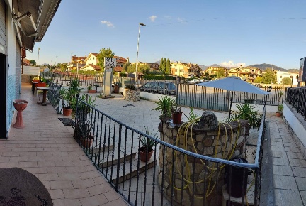 Foto Locale commerciale in Via Cadorna, Guidonia Montecelio Villanova